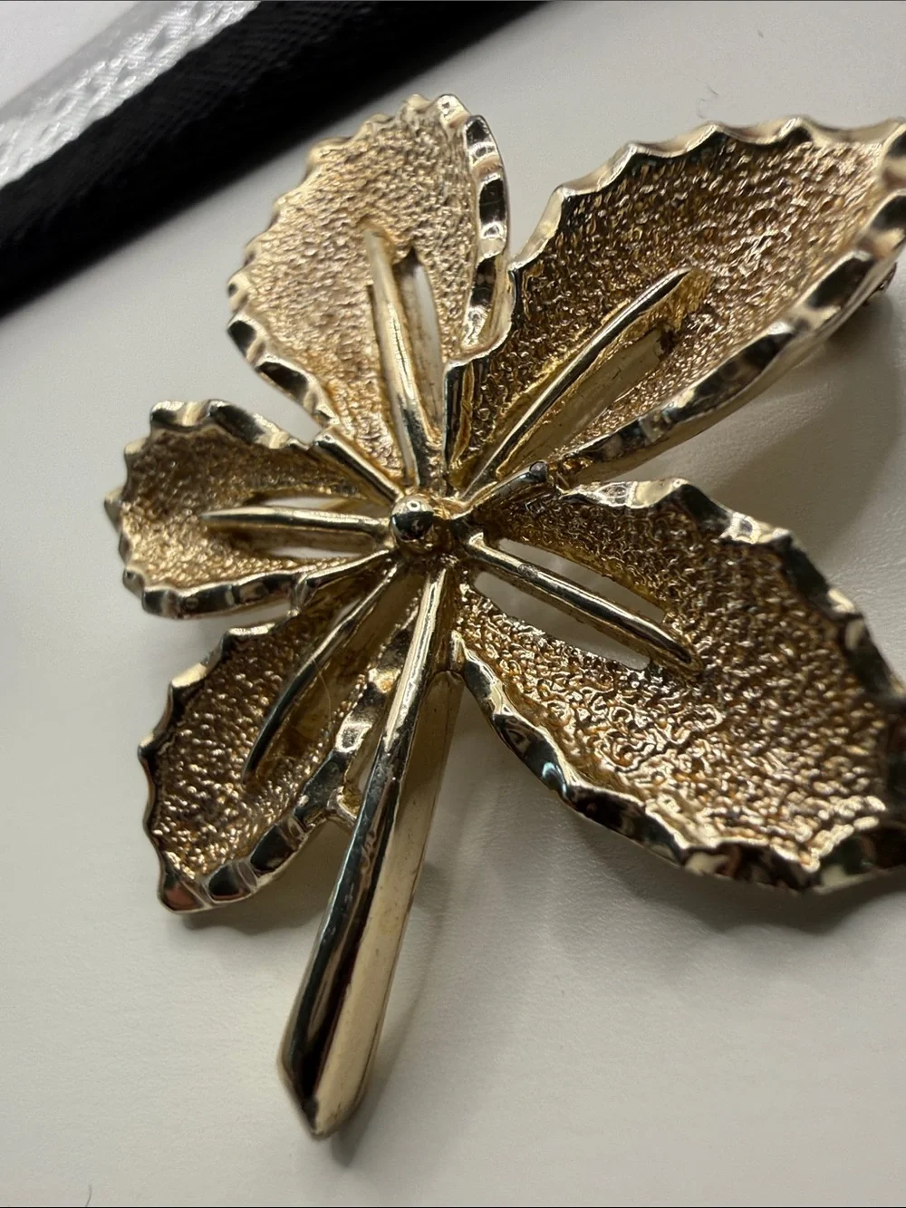 Vintage Sarah Cov Gold tone Flower Leaf Brooch Pin